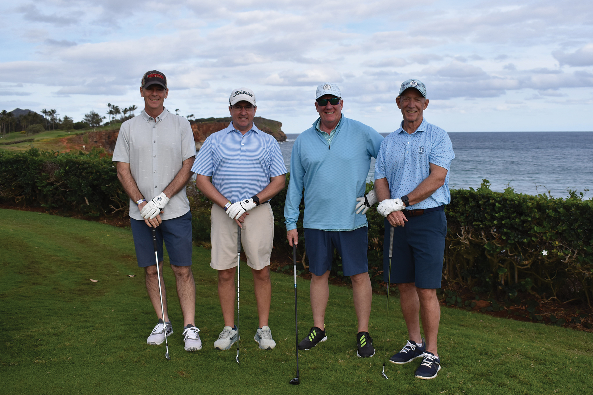 CUES Members Networking at Golf Outing